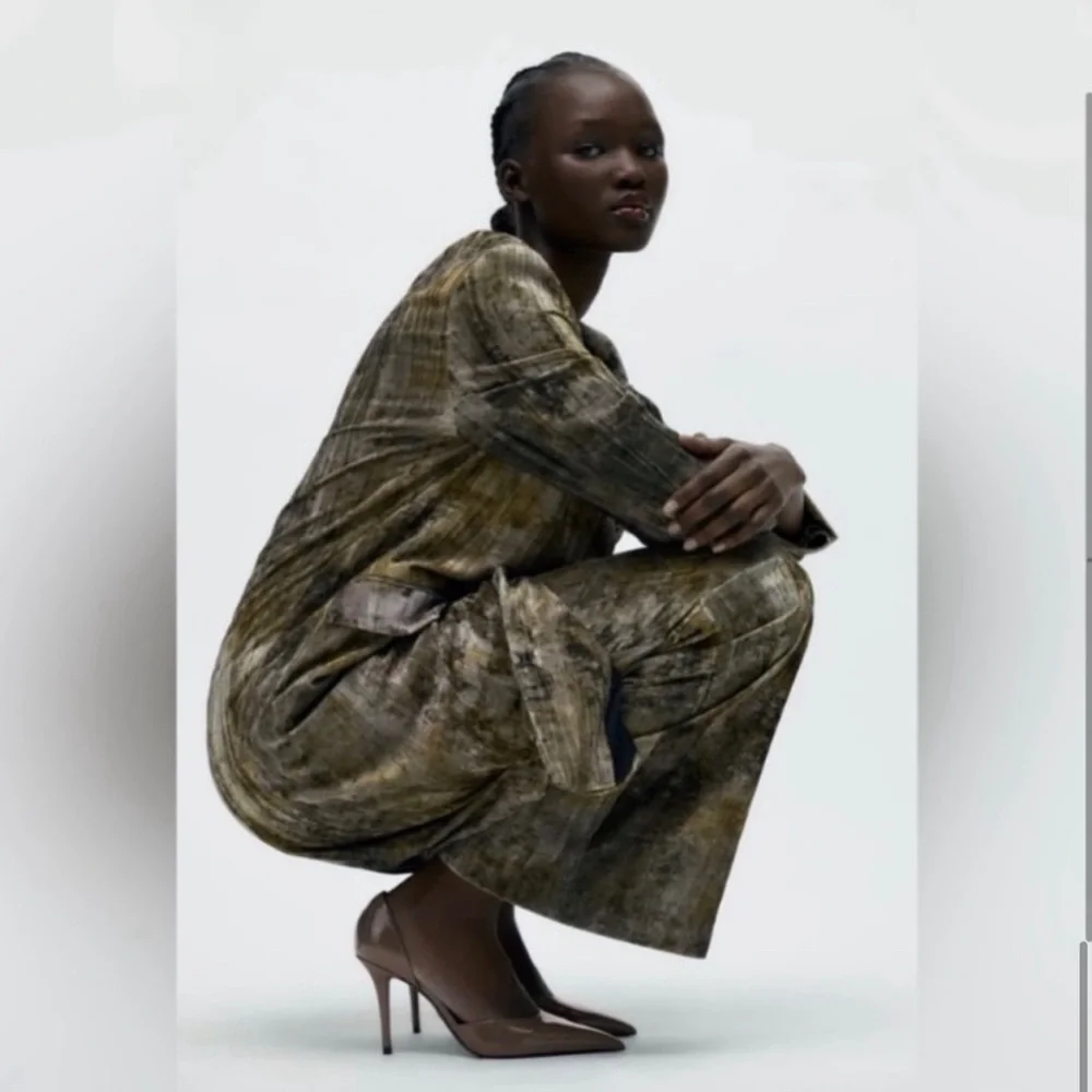 Zara Taupe Pointed Toe High Heel Court Shoes - Picture 9 of 10